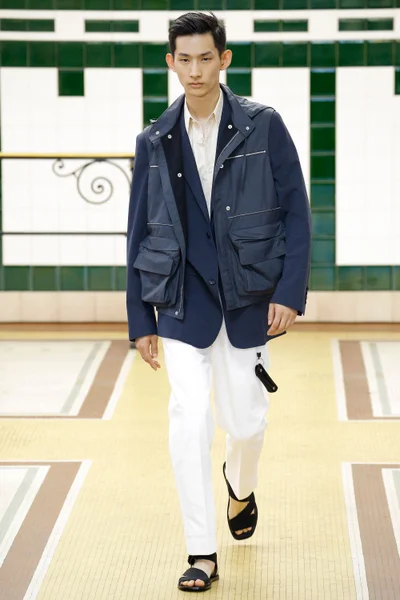 Look 30